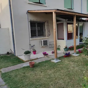 https://studio-30m2-arles.fr-provencehotel.com